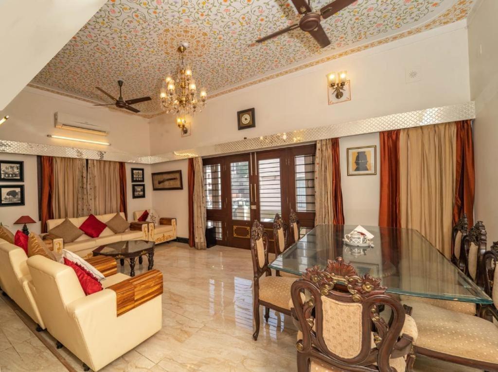 Santosh Villa - The House Of Antiques And Art Udaipur Esterno foto