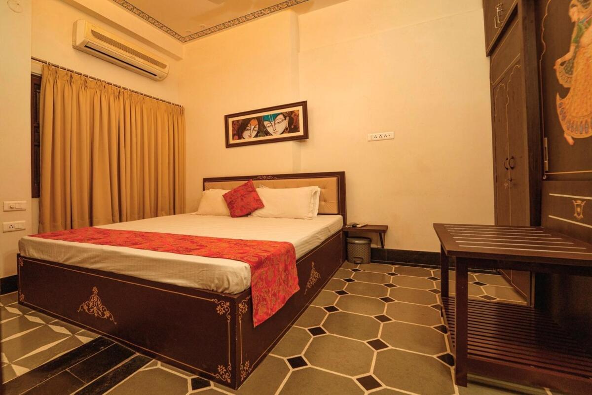 Santosh Villa - The House Of Antiques And Art Udaipur Esterno foto