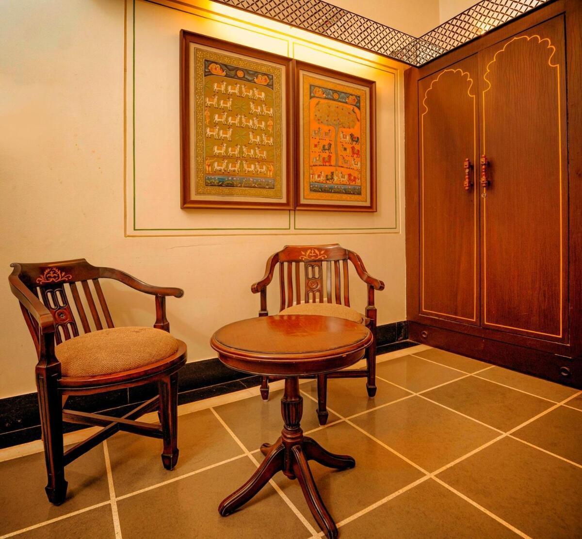Santosh Villa - The House Of Antiques And Art Udaipur Esterno foto