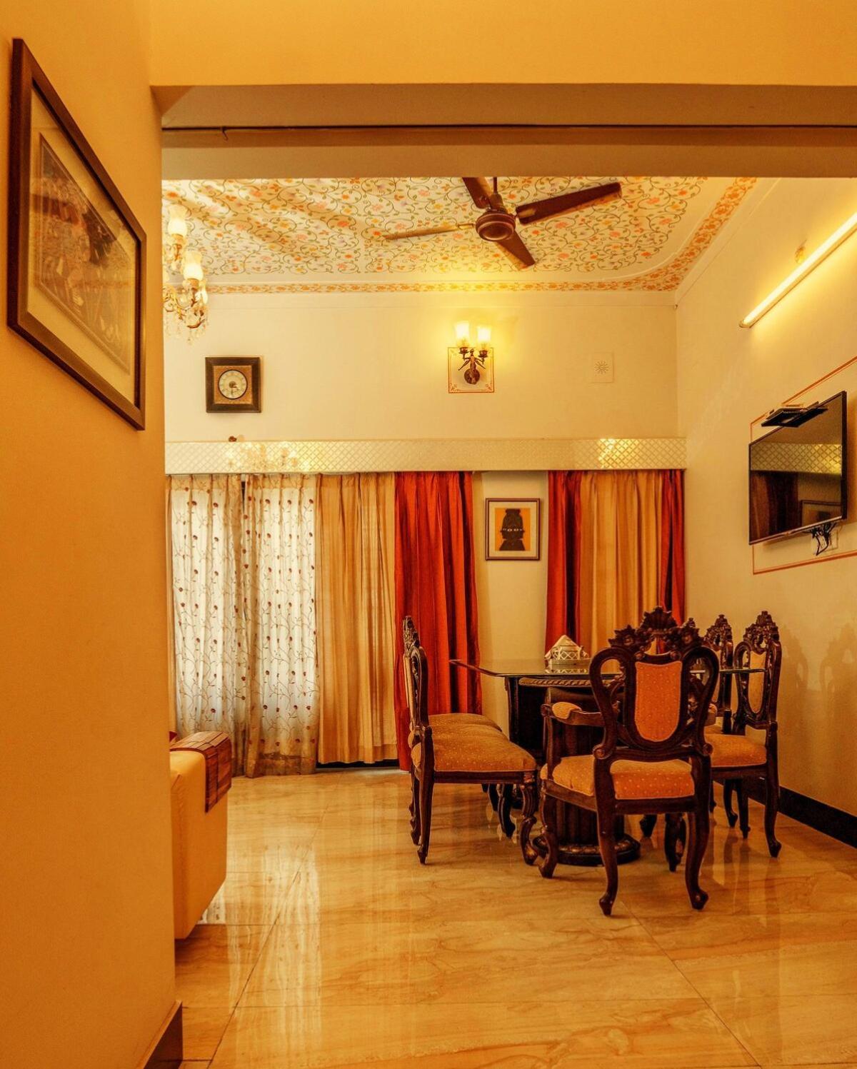Santosh Villa - The House Of Antiques And Art Udaipur Esterno foto