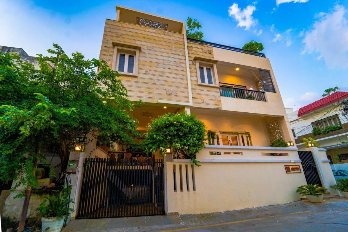 Santosh Villa - The House Of Antiques And Art Udaipur Esterno foto