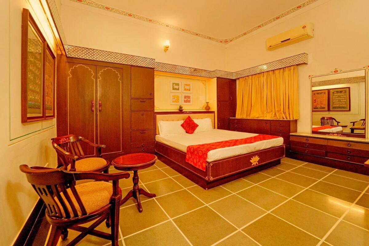 Santosh Villa - The House Of Antiques And Art Udaipur Esterno foto