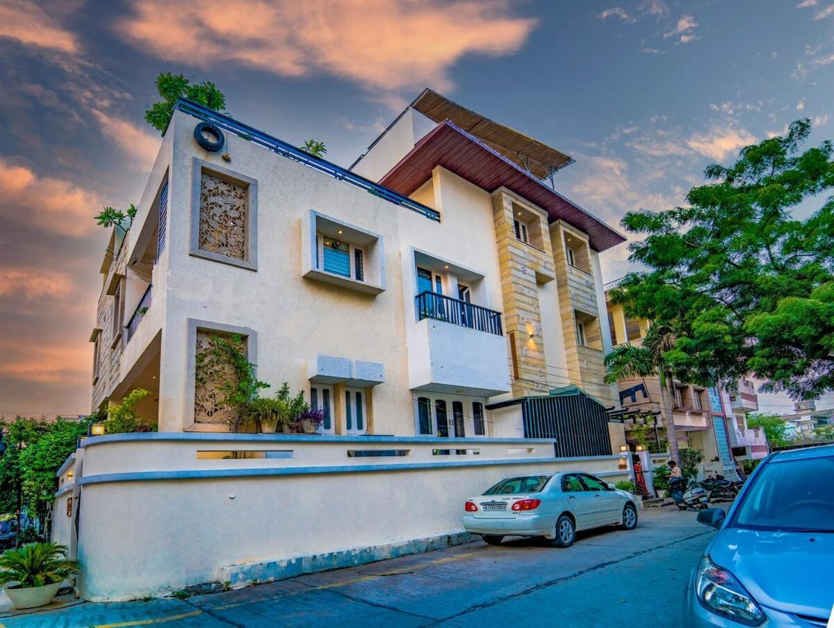 Santosh Villa - The House Of Antiques And Art Udaipur Esterno foto
