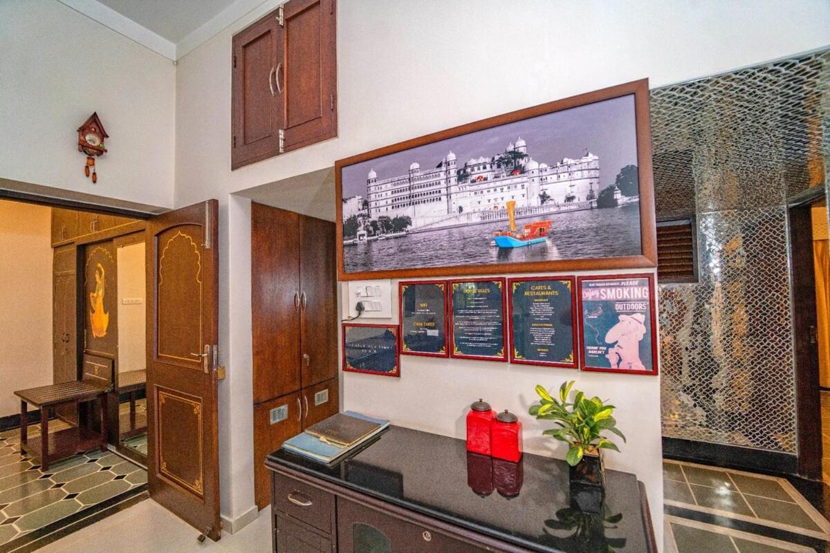 Santosh Villa - The House Of Antiques And Art Udaipur Esterno foto