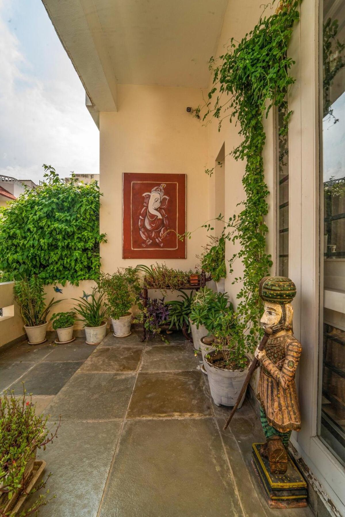Santosh Villa - The House Of Antiques And Art Udaipur Esterno foto
